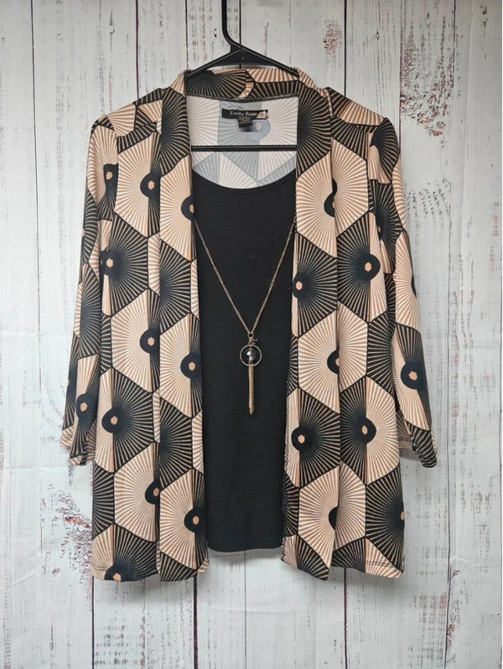 Emily Rose Women’s S 3 Piece Top Cardigan Necklace Set Black Tan Geometric Print
